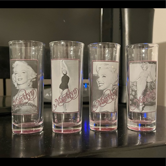 Marilyn Monroe Shot/Drinking Glass By Bernard of Hollywood Pink Bottom - Picture 1 of 7